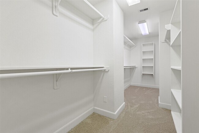 Building Photo - 5166 Oasis Park Ln