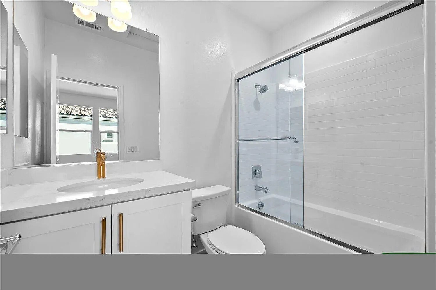 Bedroom 1 Ensuite - 322 Ford Rd