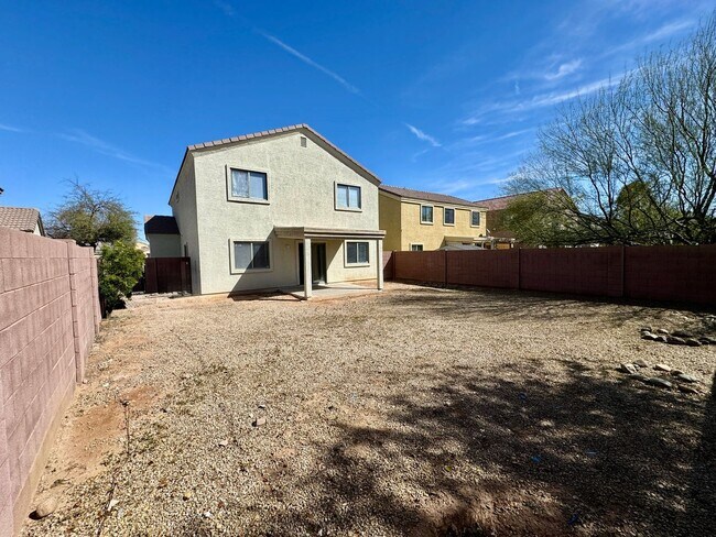 Building Photo - Remodeled 5 Bedroom/3 Bath Home. Upgraded Flooring & Kitchen!