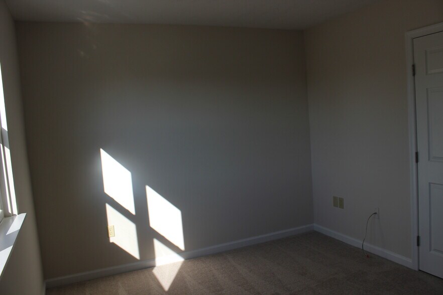 Bedroom 1 - 3288 E Pheasant Cir