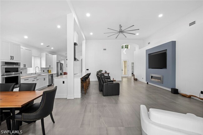 Building Photo - 6903 Mauna Loa Ln