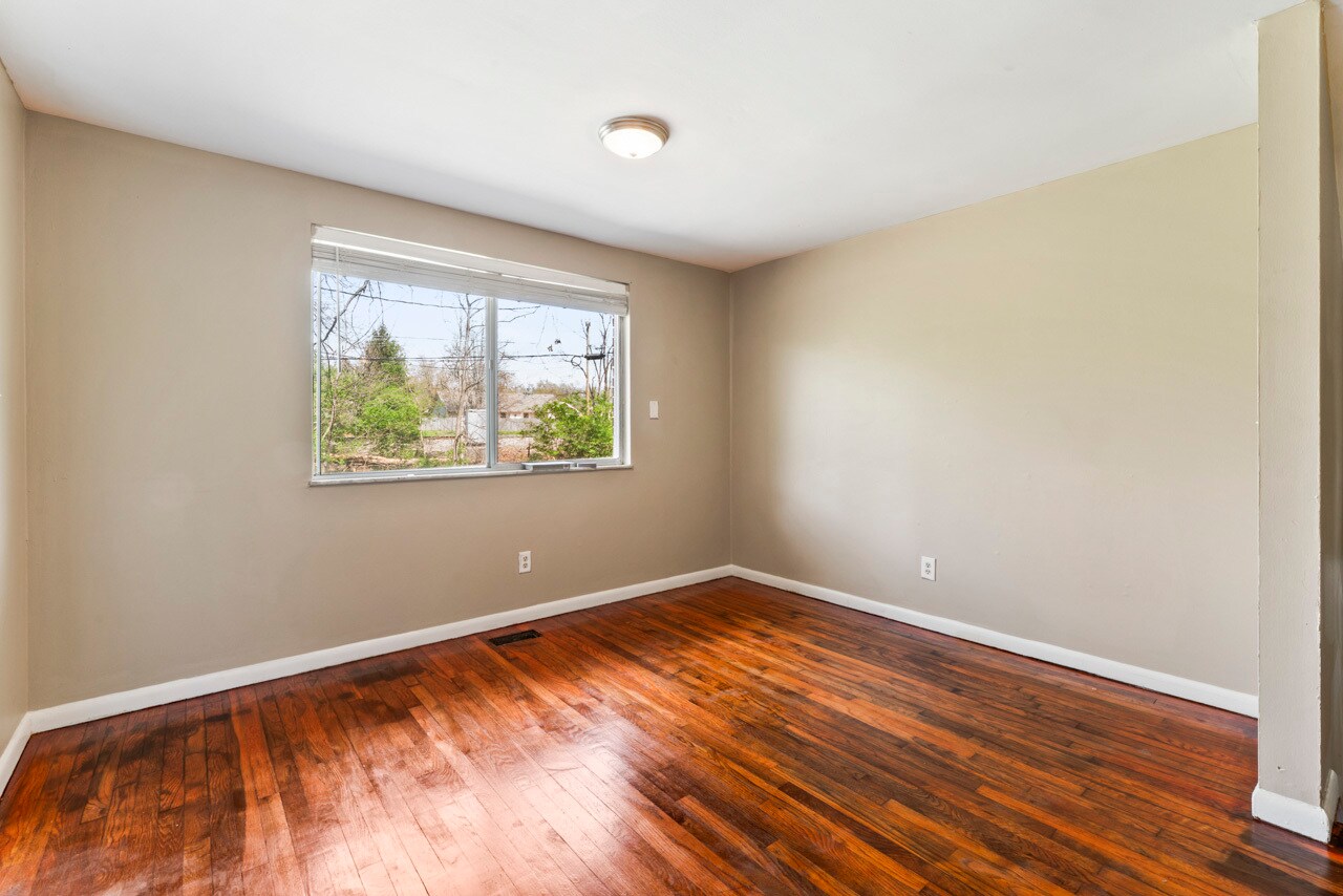 Building Photo - 4308 W Burton Dr