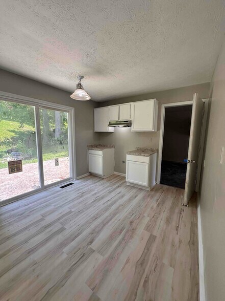 Building Photo - 9008 John Paul Ct