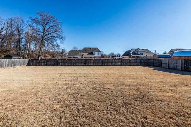 Building Photo - 443 Beverly Dr