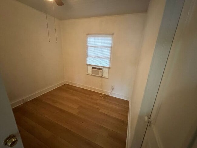 Building Photo - Downtown Pensacola - 2 bedroom, 1 bathroom