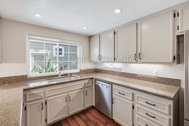 Building Photo - 4204 3rd Avenue