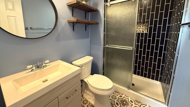 Building Photo - 5401 N Pecos St