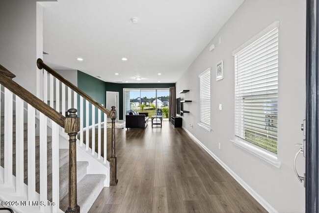 Building Photo - 542 Silver Landing Dr