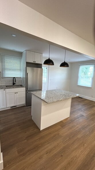 Building Photo - 512 Linda Ln