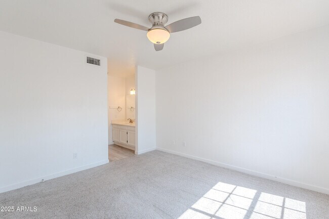 Building Photo - 5950 N 78th St