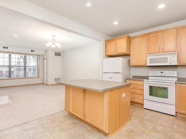 Building Photo - 3600 Wooddale Ave S