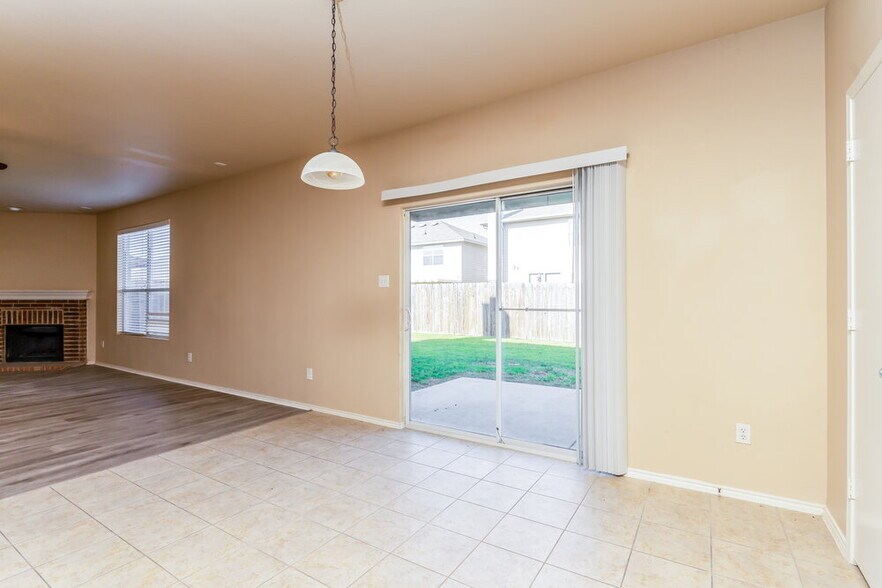 Building Photo - 8500 Shallow Creek Dr