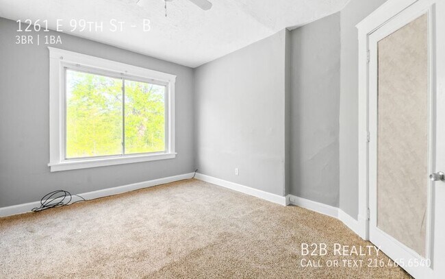 Building Photo - 1261 E 99th St