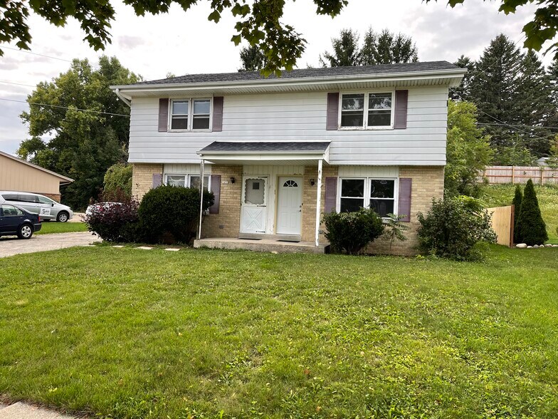 Primary Photo - 1631 Highland Dr