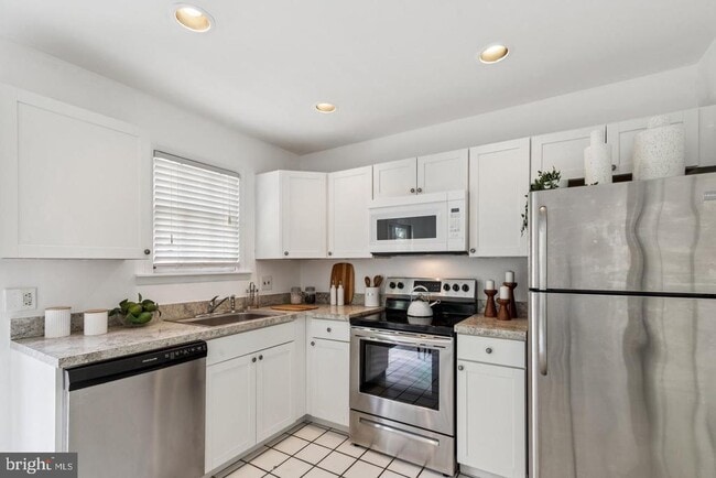 Building Photo - 218 Rector St