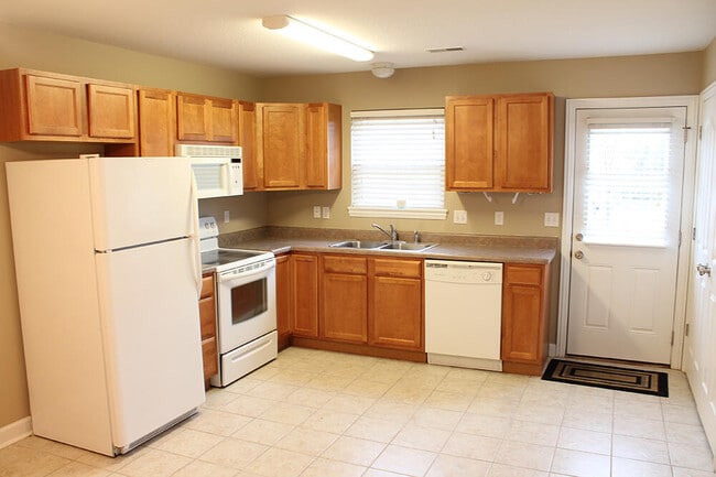 Building Photo - 1304 E Brown School Rd