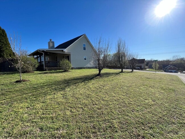 Building Photo - 3 Bed, 2.5 Bath Home w/ 2 Car Garage and Bonus Room