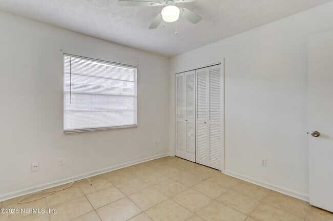 Building Photo - 166 Vanderford Rd W