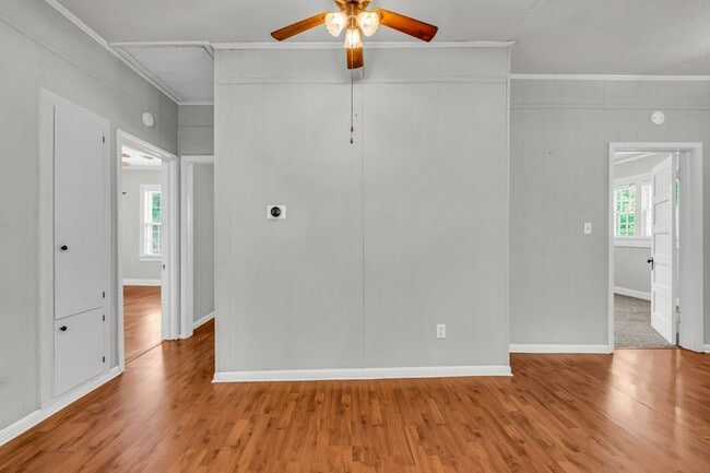 Building Photo - Renovated 3 Bedroom 2 Bath Home for Rent!