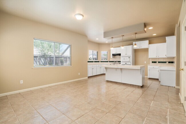 Building Photo - 2940 E Brandon Ln