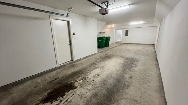 Building Photo - 2710 Hullsmith Dr