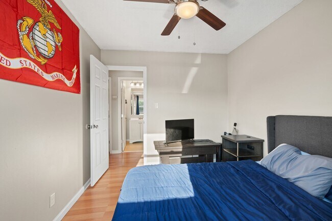 Building Photo - Charming 3-Bedroom Home with Spacious Layo...