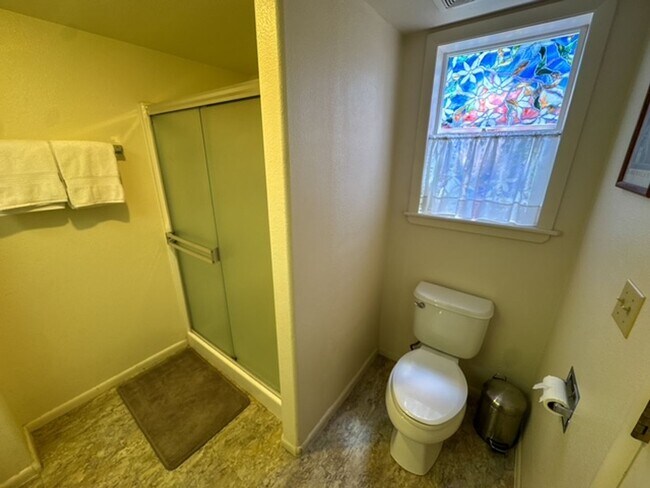 Building Photo - Rental In Munds Park