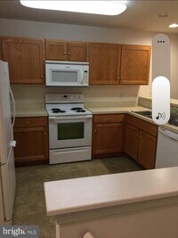 Building Photo - 101 W Sunset Ave