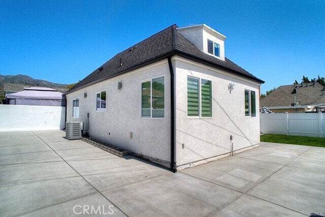 Building Photo - 627 E Harvard Rd