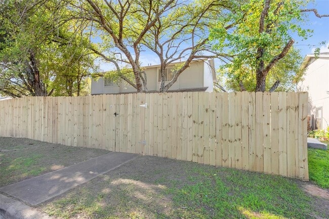 Building Photo - 9611 Bear Paw Trail