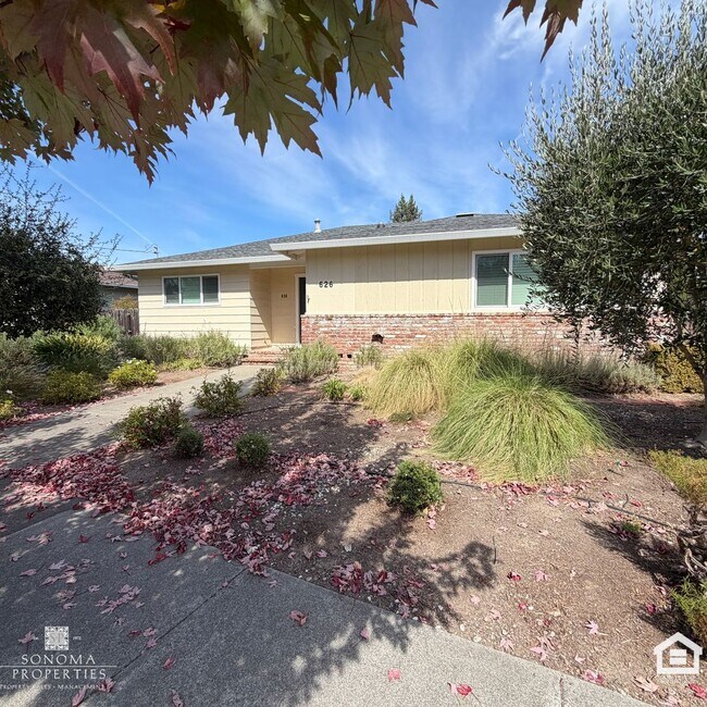 Building Photo - 626 White Briar Dr
