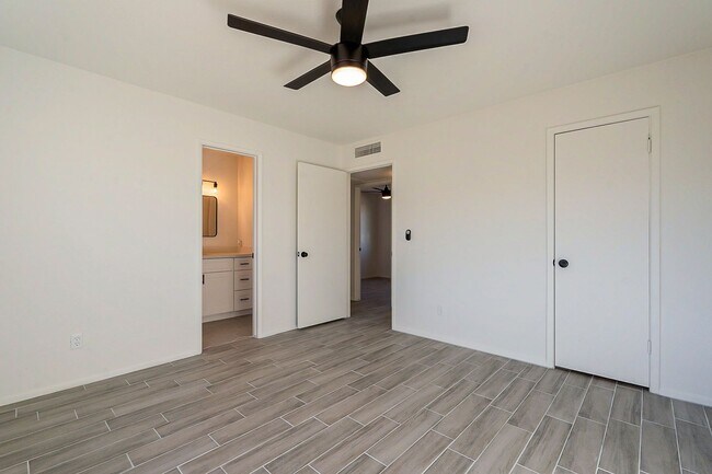 Building Photo - Lovely Chandler Home near everything!