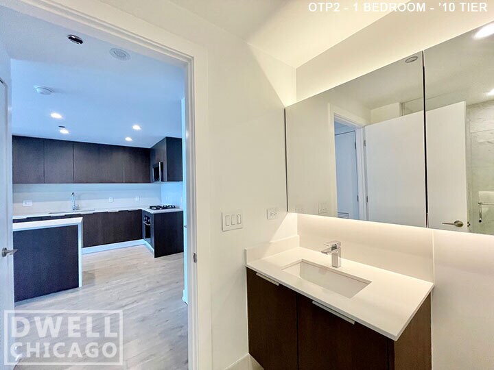 Building Photo - 1147 N Wells St