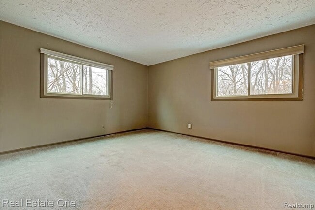 Building Photo - 5307 Metamora Rd