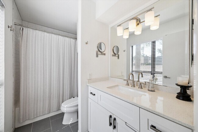 Building Photo - 701 Bering Dr