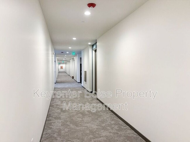 Building Photo - 3850 E Haystack St