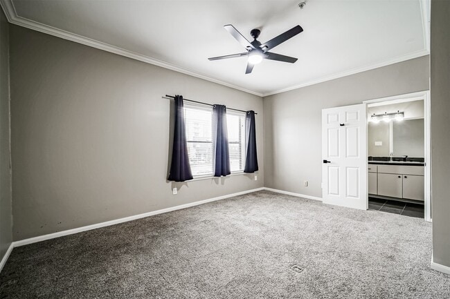 Building Photo - 17 Waugh Dr