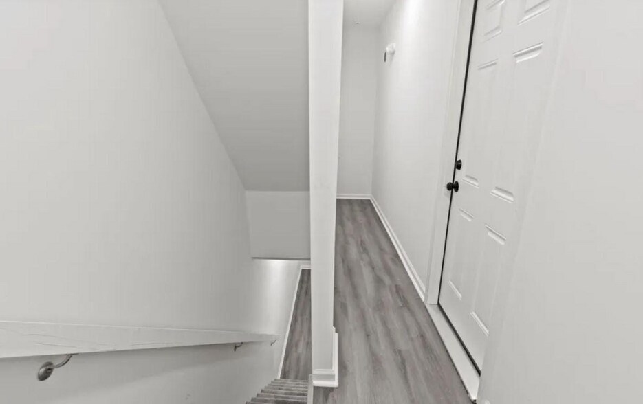 Building Photo - 4149 Lancaster Ave