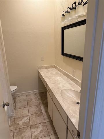 Building Photo - 10440 High Hollows Dr