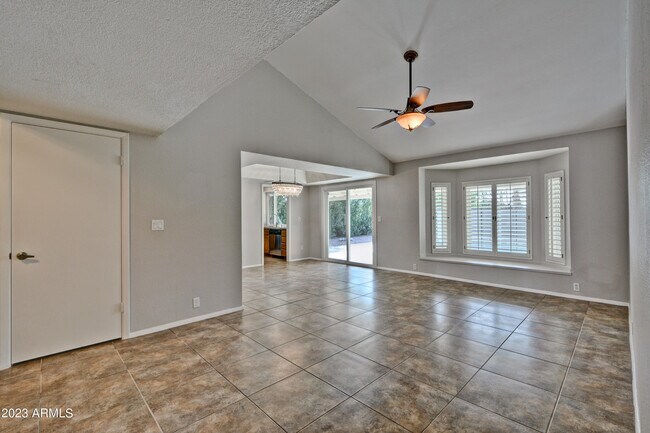 Building Photo - 6747 E Aire Libre Ln