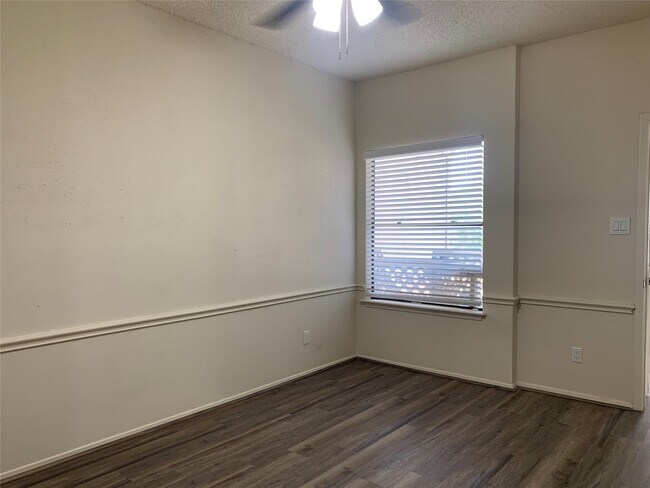 Building Photo - 2710 Grants Lake Blvd