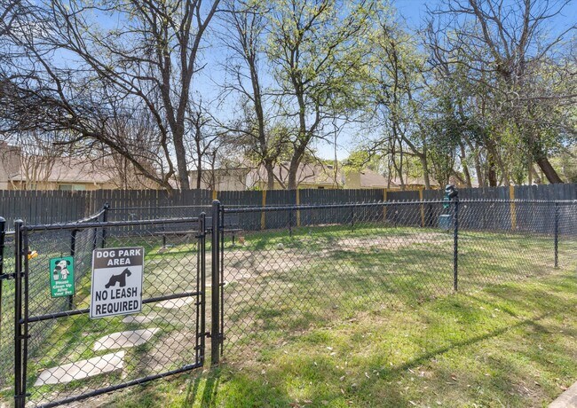 Building Photo - 6700 Cooper Ln