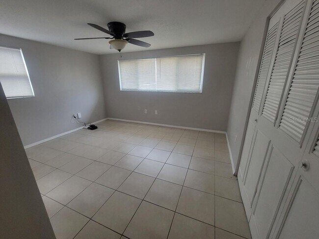 Building Photo - 7815 Waxwood Dr