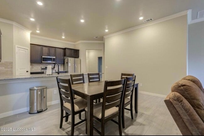 Building Photo - 3214 Venita Ave