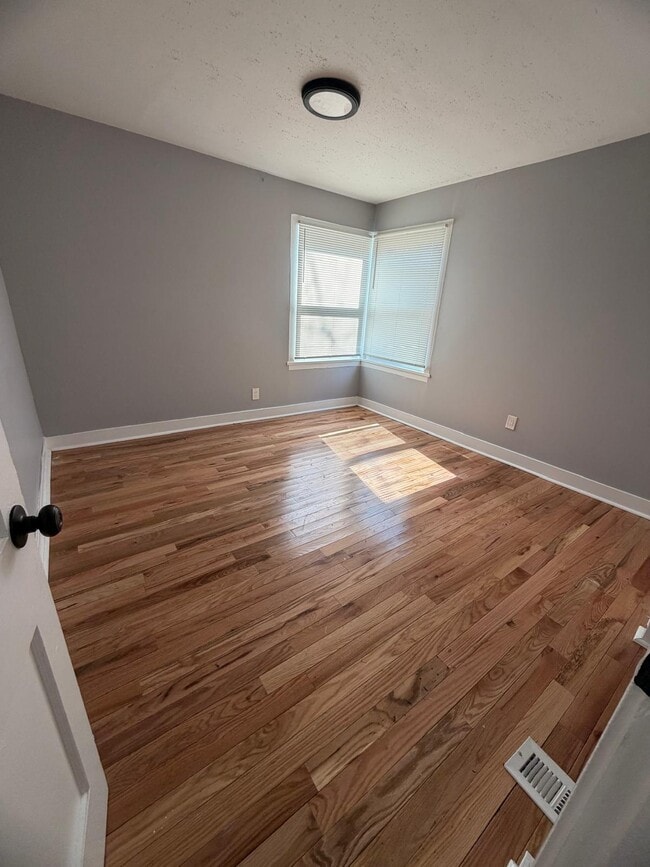 Building Photo - 134 Rock Creek Rd