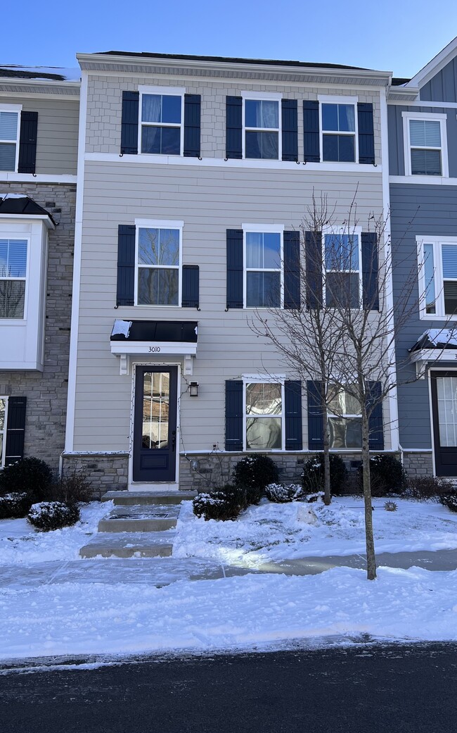 Primary Photo - 3010 Mahican Cir