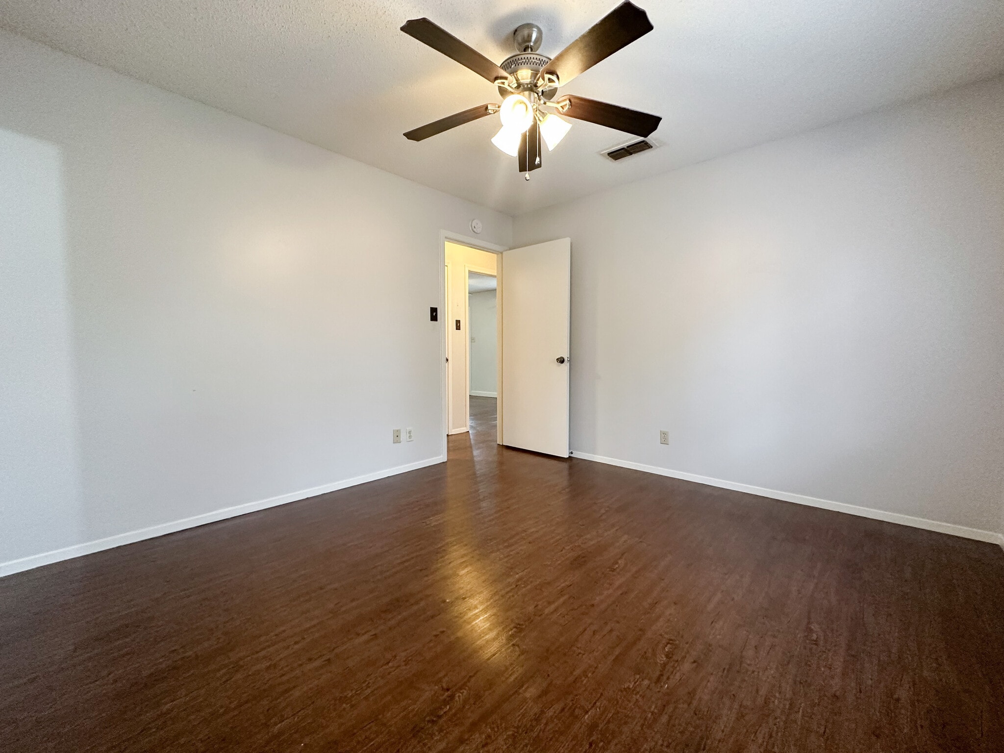 bedroom 2 - 406 E Wells St