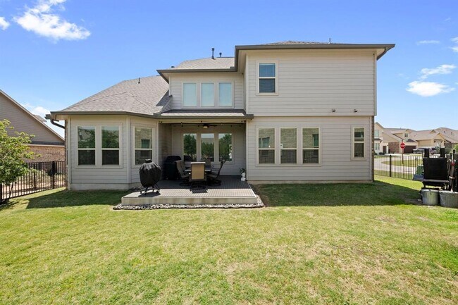 Building Photo - 181 Village Oak Dr