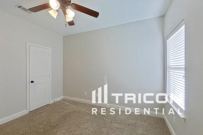 Building Photo - 509 Dogwood Dr