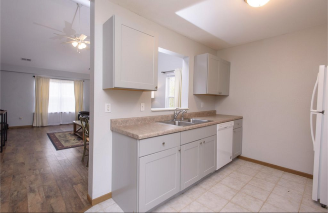 Building Photo - 2964 Northland Dr